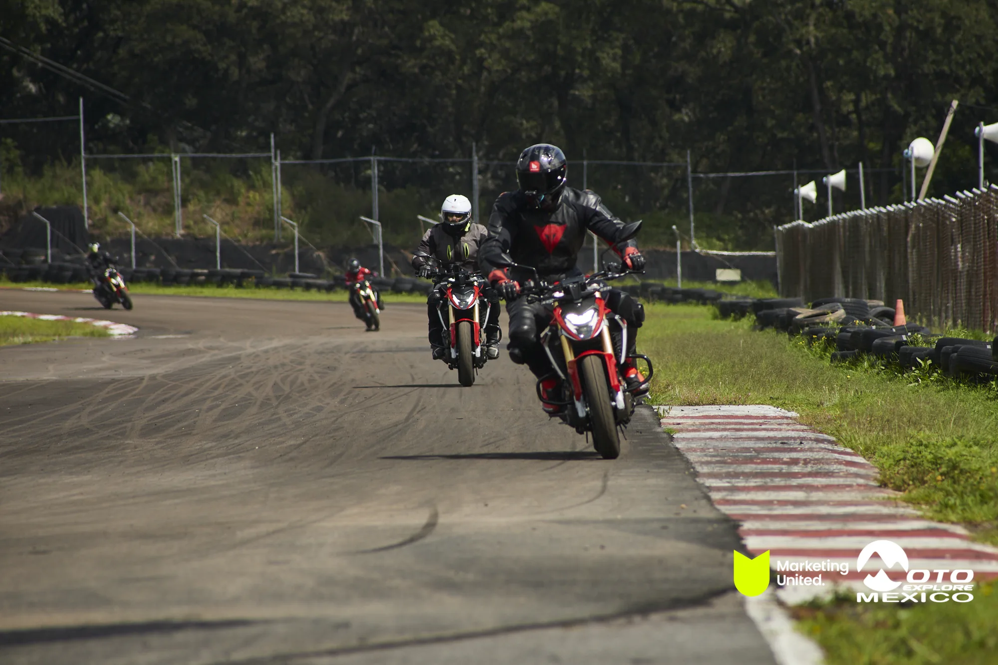 HUNK TRACKDAY 238